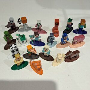 Lot of 19 metal minecraft mini figures